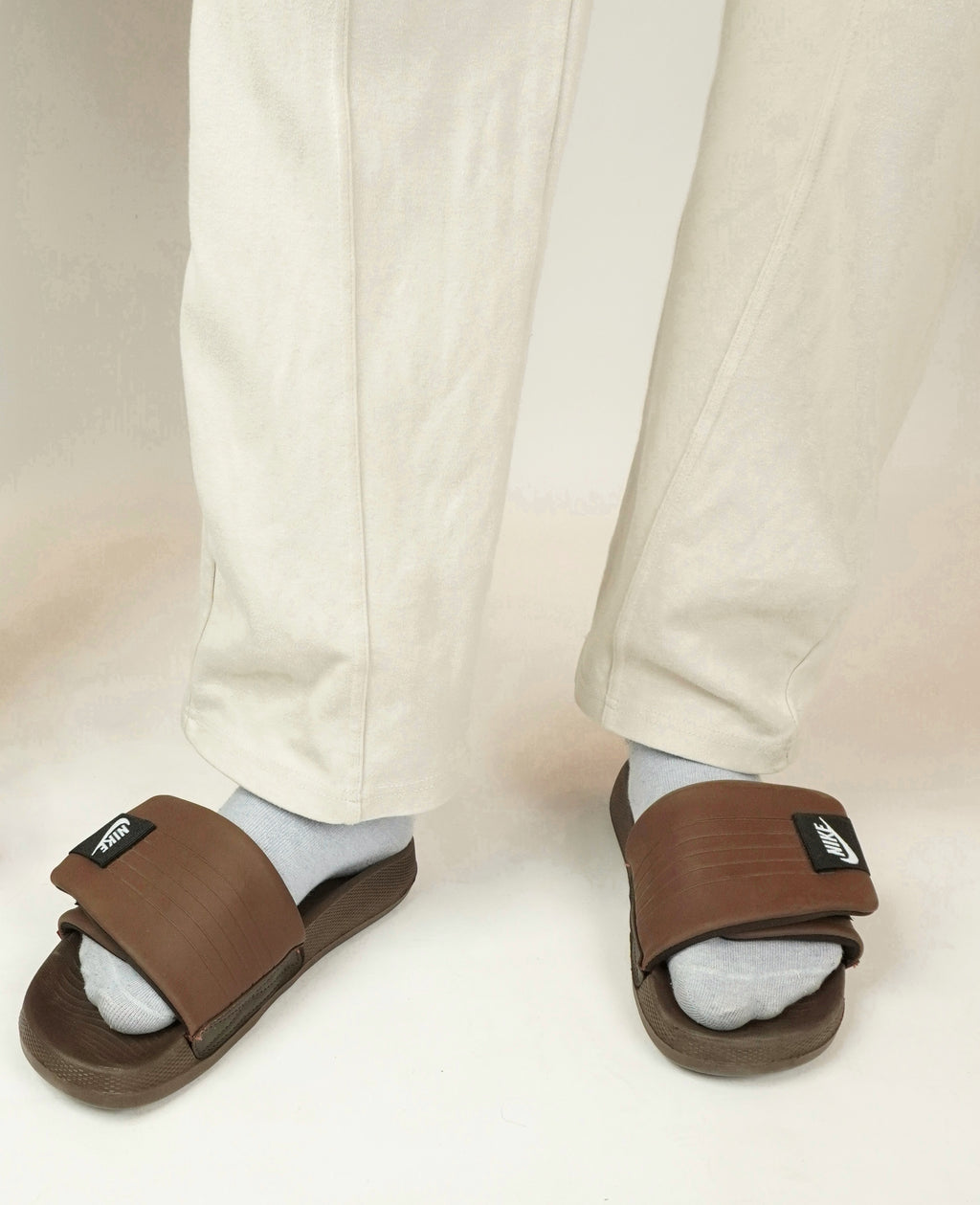 LIVV NIKE OFFSET SLIDES