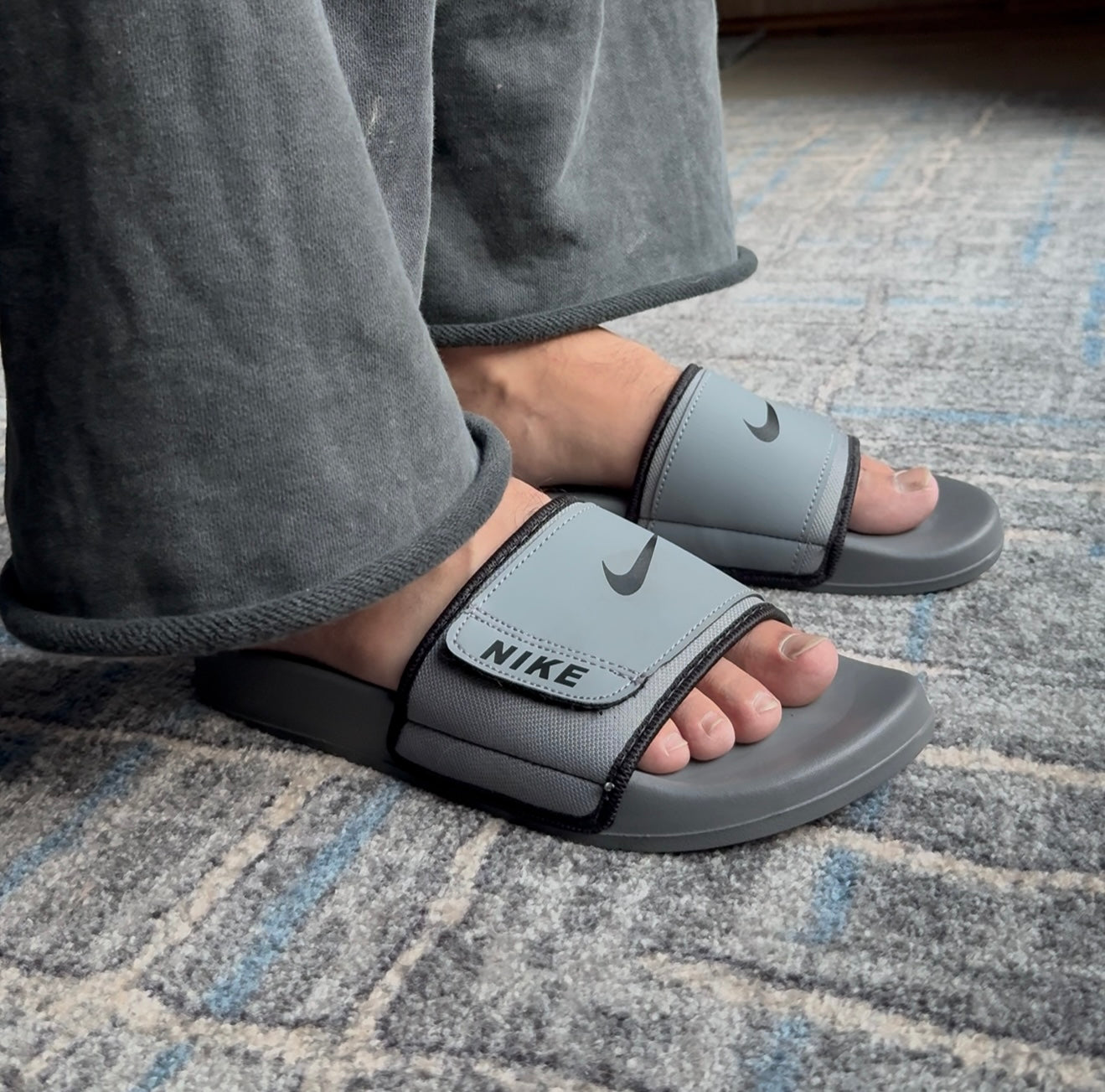 LIVV NIKE OFFSET SLIDES