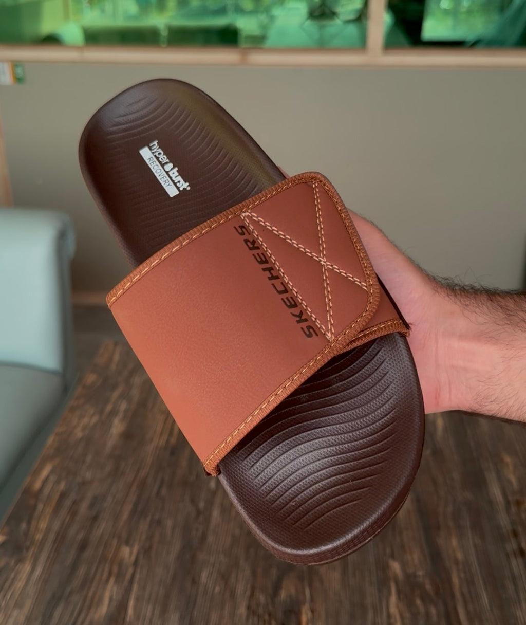 LIVV LEATHER STYLE ADJUSTABLE SLIDES