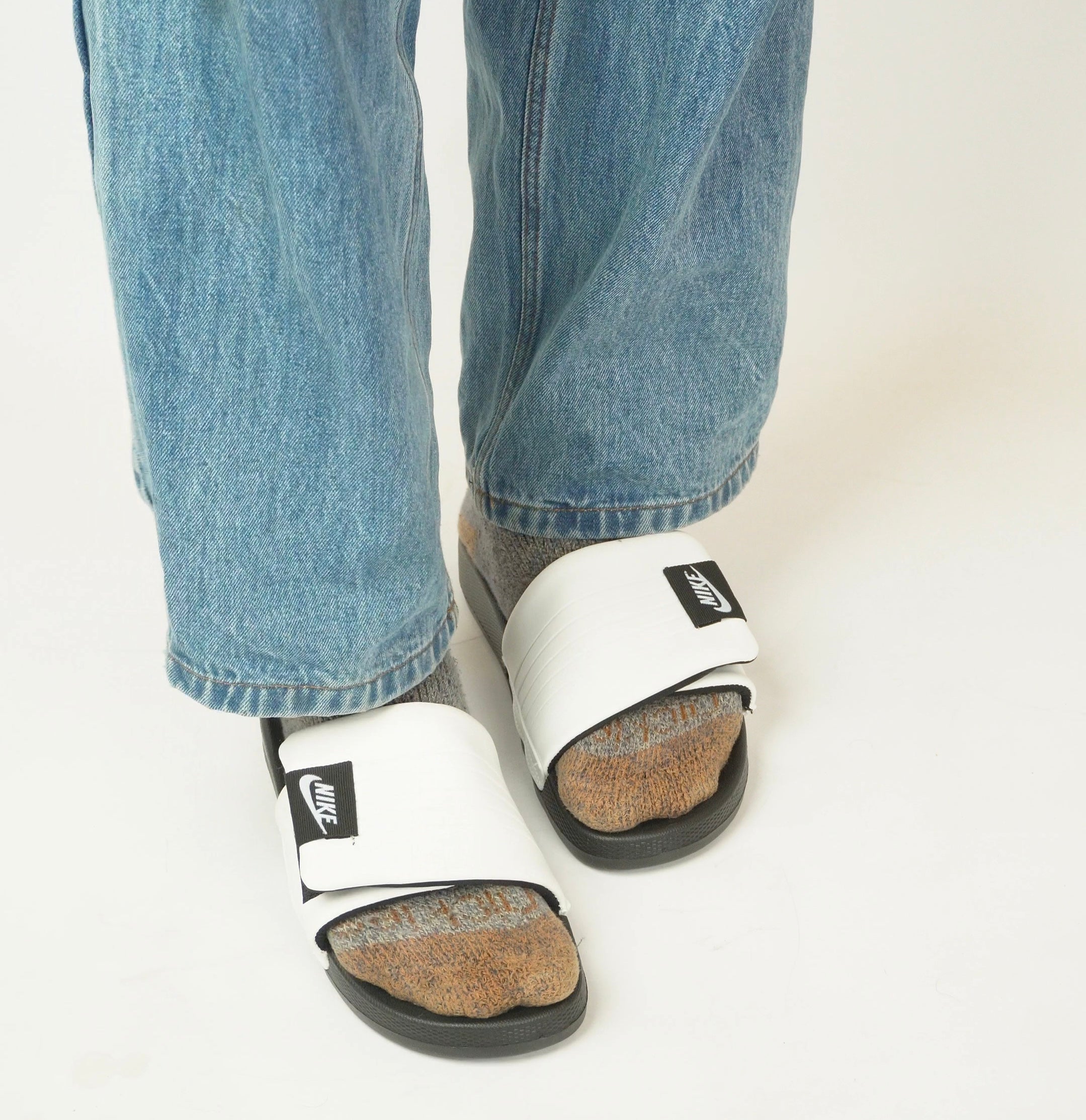 LIVV NIKE OFFSET SLIDES