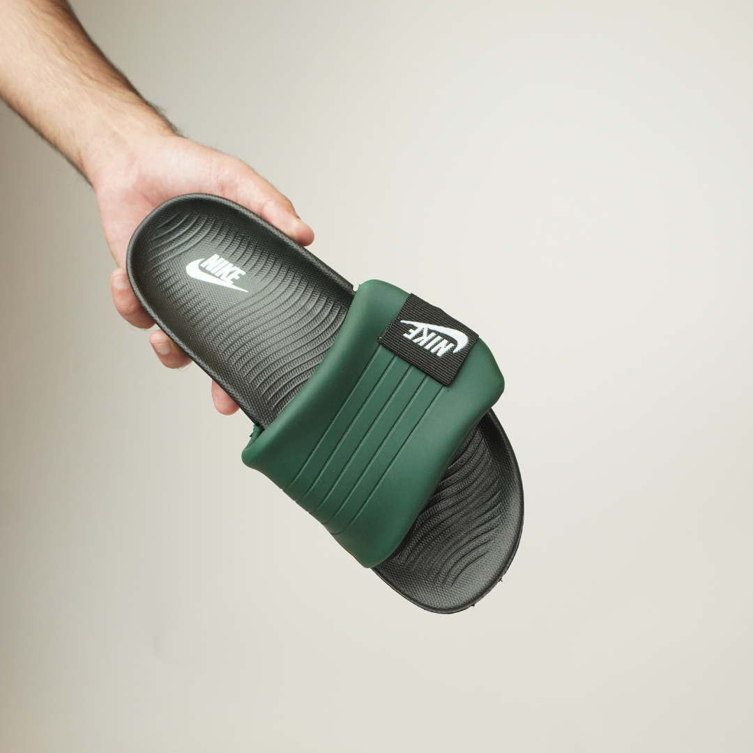 LIVV NIKE OFFSET SLIDES