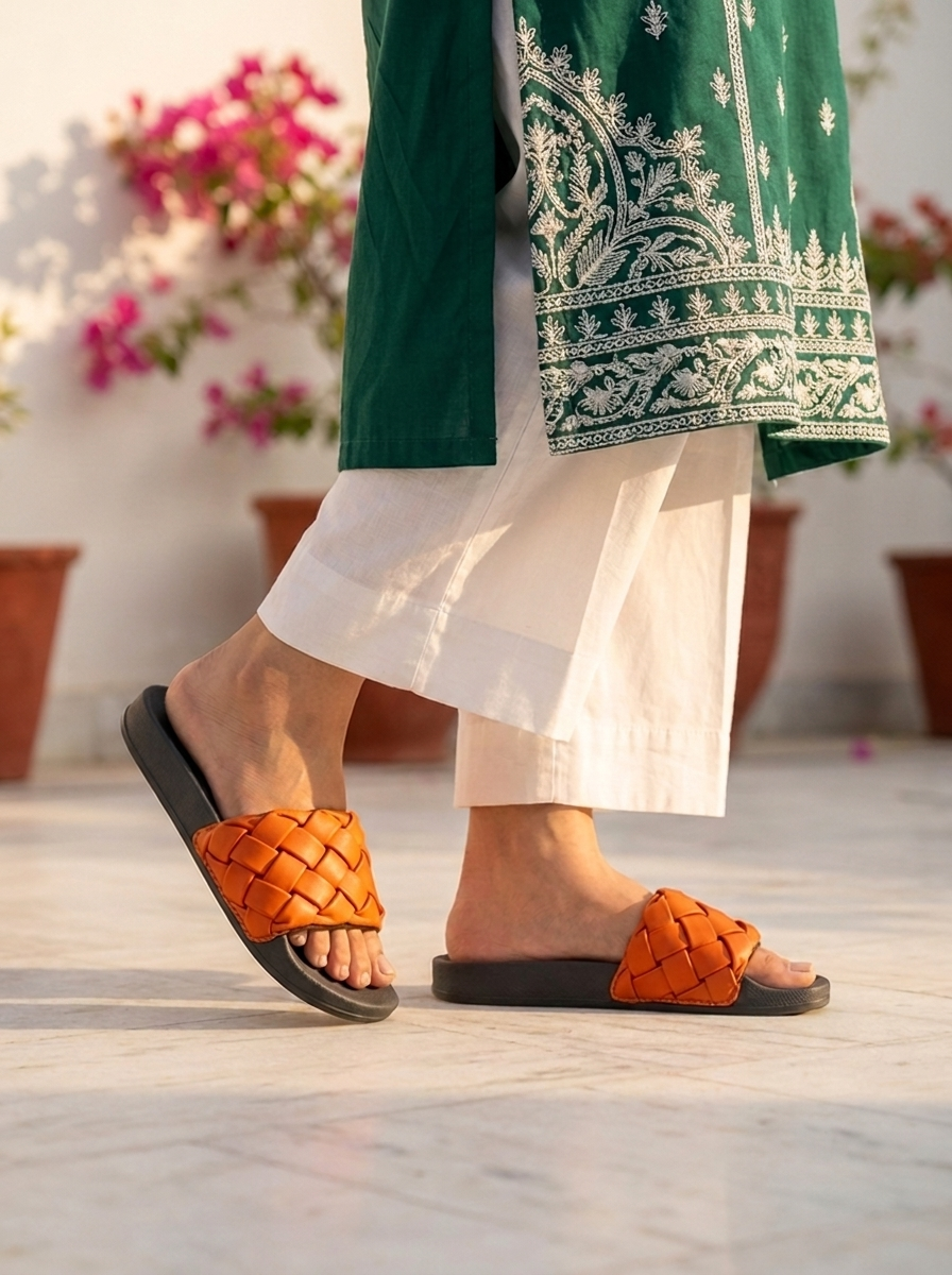 LIVV TRESSÉ SLIDES (FEMALE EXCLUSIVE)
